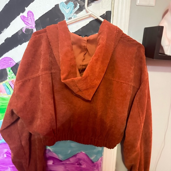 Cropped Red Jacket with hood, Worn a couple times, in good quality - Picture 2 of 2